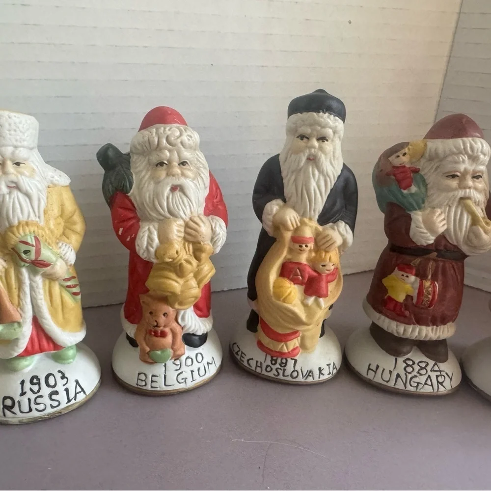 Santas From Around The World Figurine Collection Set of 11